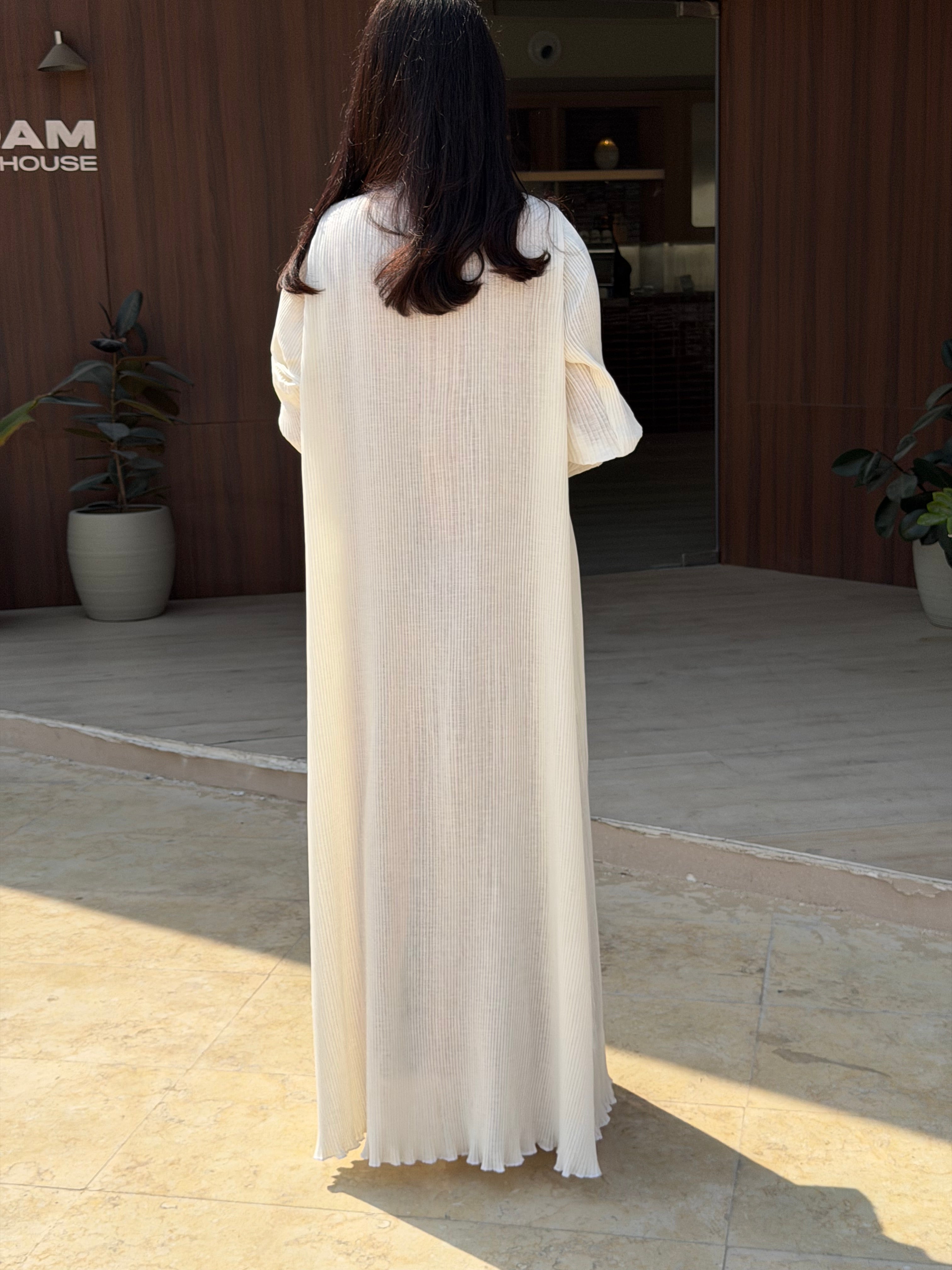Plissé ( Abaya with Sheila )