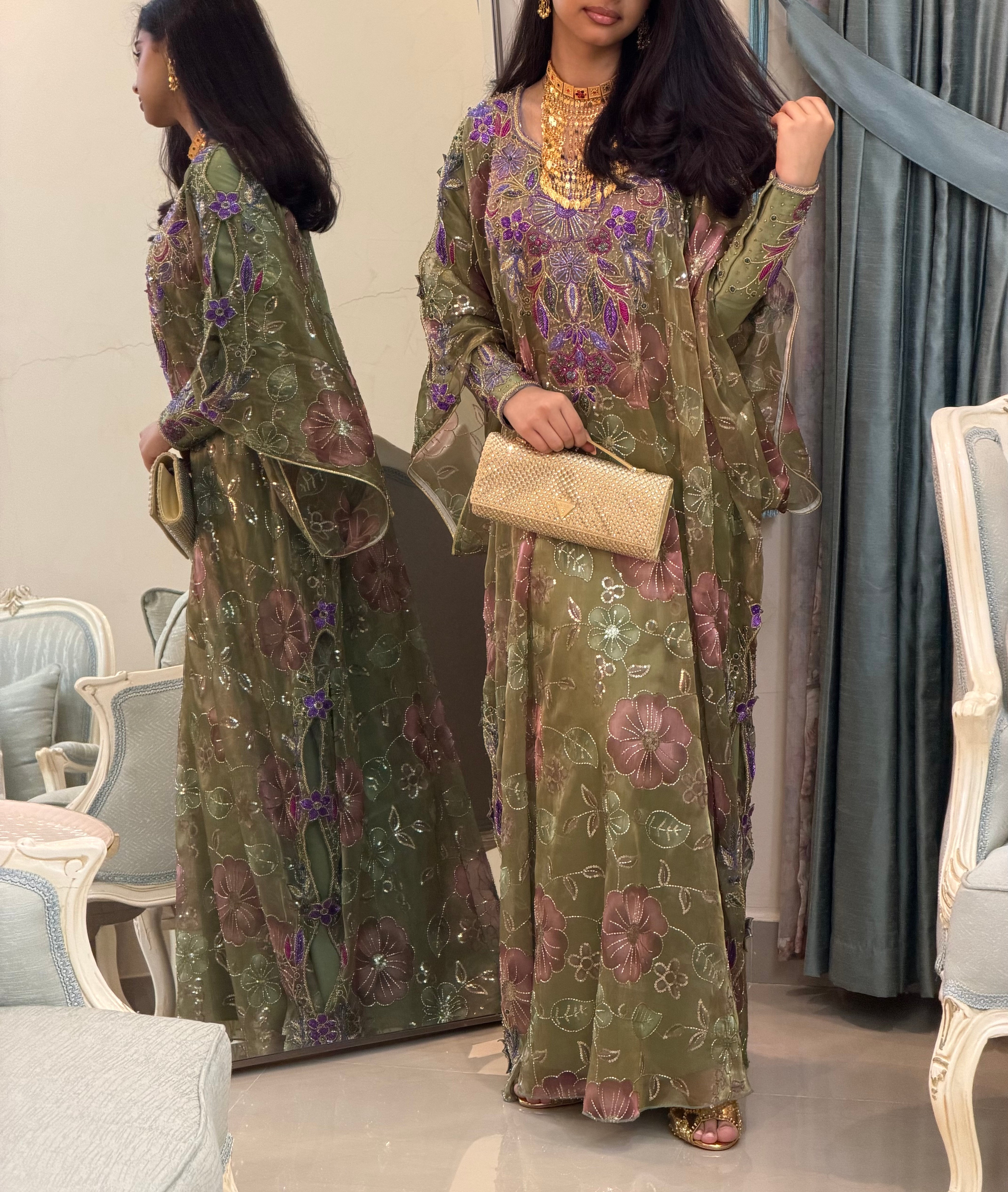 Razeen ( Emarati Thob , ثوب اماراتي )