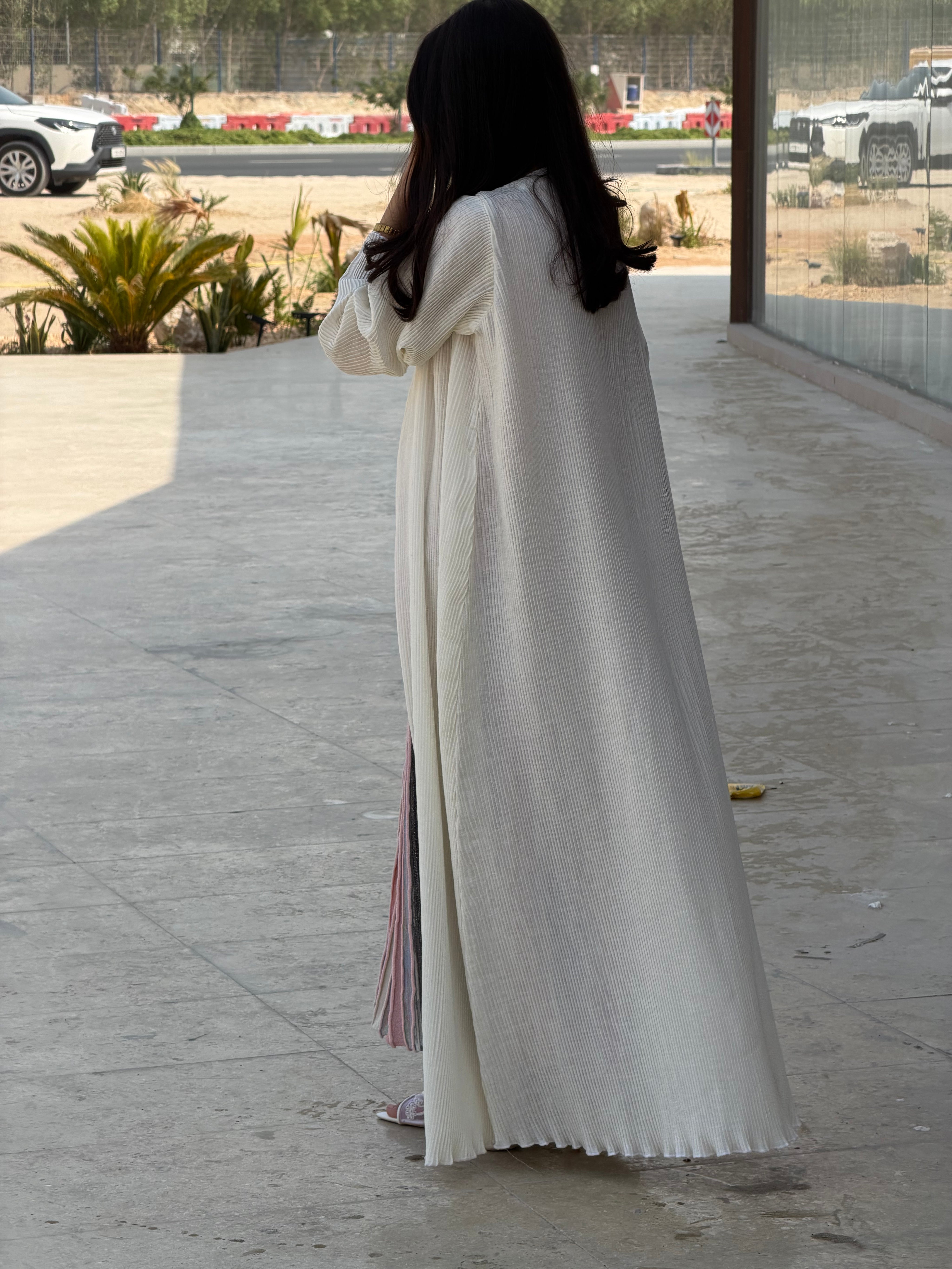 Plissé ( Abaya with Sheila )