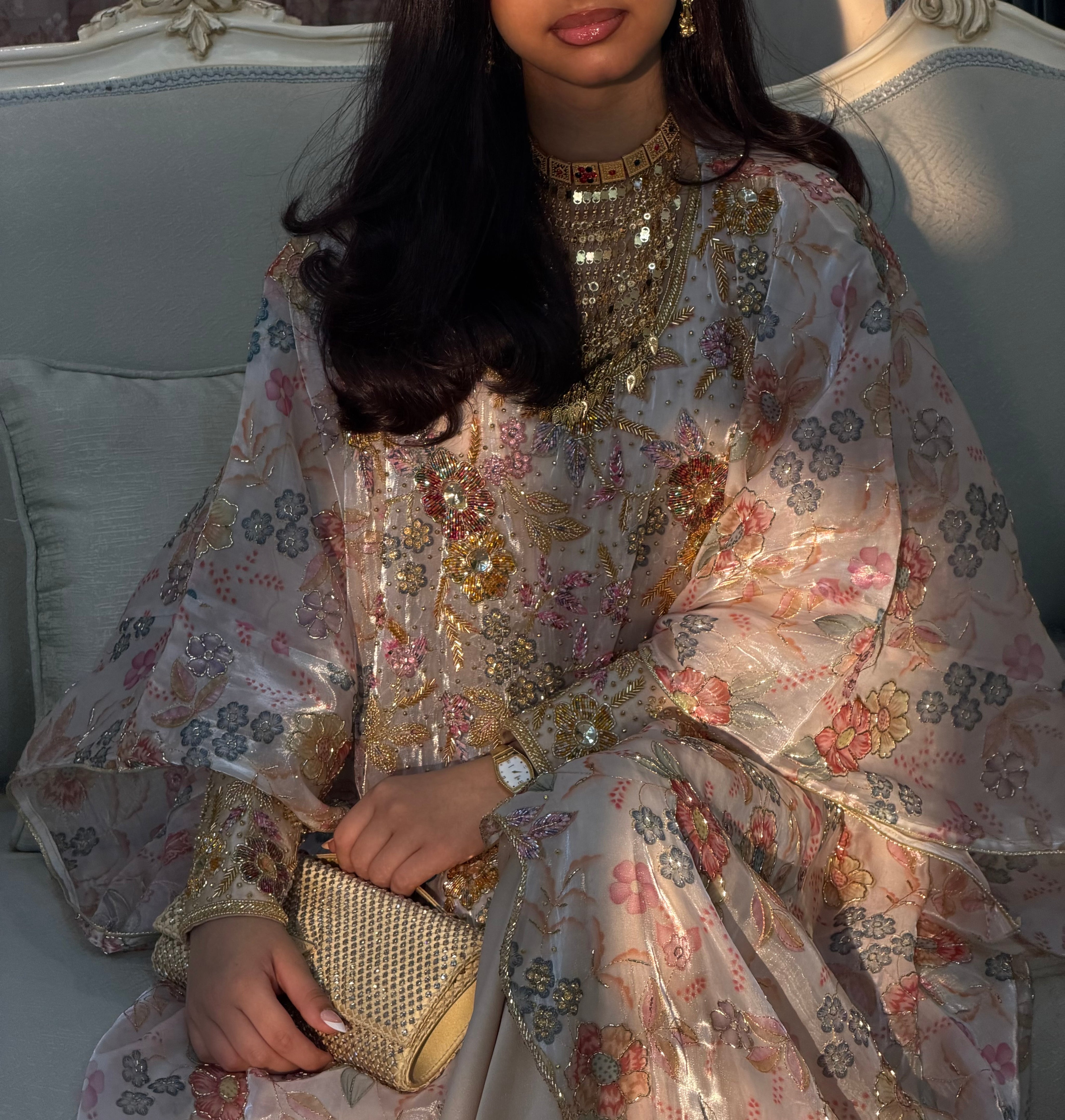 Razeen ( Emarati Thob , ثوب اماراتي )