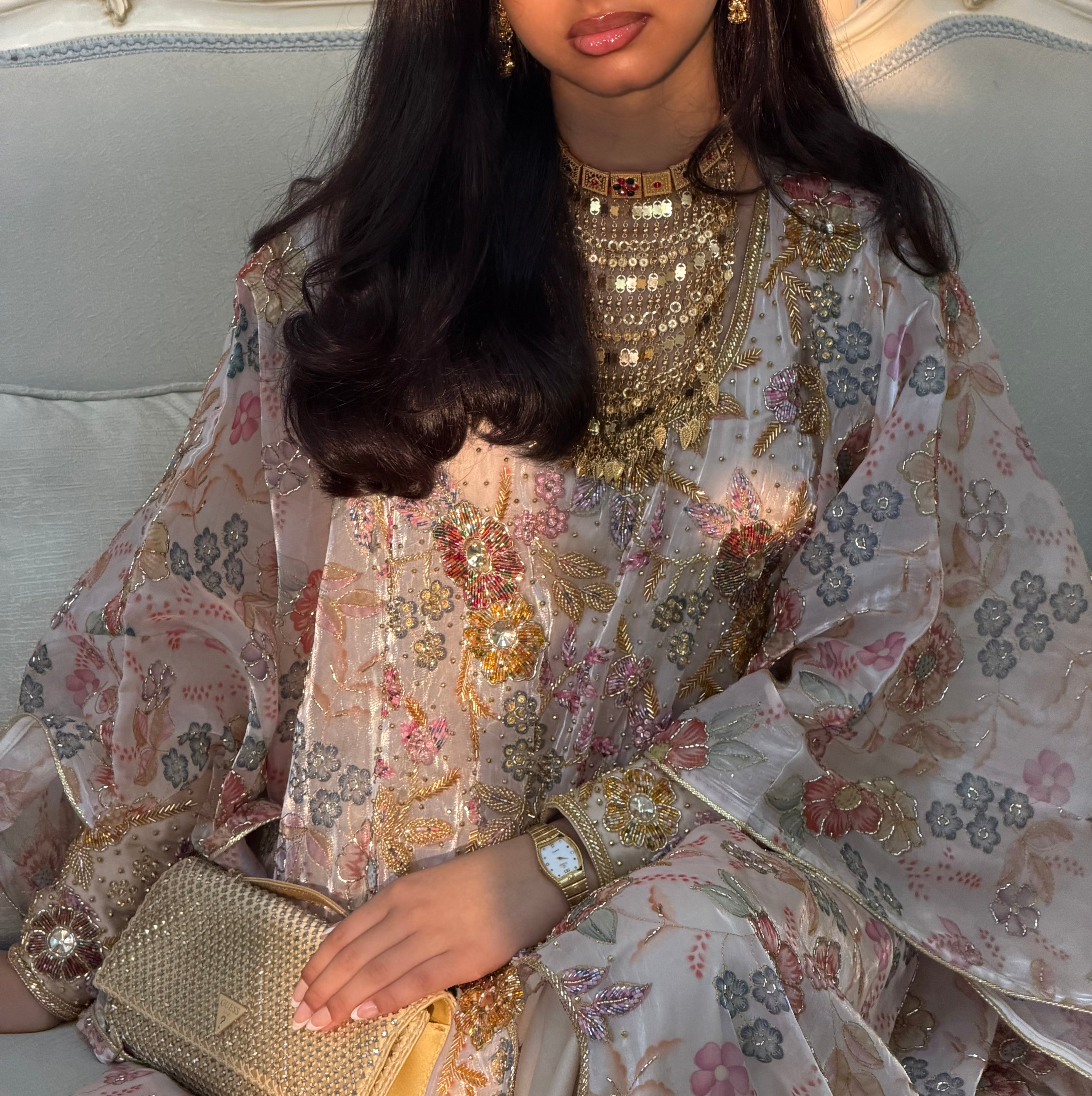 Razeen ( Emarati Thob , ثوب اماراتي )